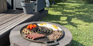 очаг для костра на даче из кирпича (черный огнеупорный кирпич  Montenegro)