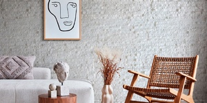 Каменная стена в интерьере фото 3D панели RKS SLATE Кварцит White Quartz Classic купить камень для стен с доставкой (10)