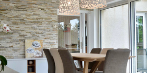 Отделка стены камнем в кухне и столовой 3D панели RKS SLATE Сланец Beige Slate Classic фото результата (5)