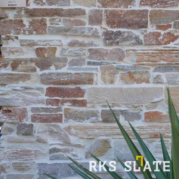 Фасадный облицовочный камень Beige Quartz Strips в Москве