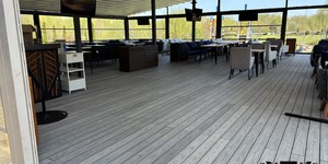 Террасная доска ДПК Bamberg English Barnwood веранда ресторана Severs One в Белгороде (10)