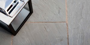 Плитка из песчаника RKS SLATE Belgian Grey для интерьера и экстерьера (1)